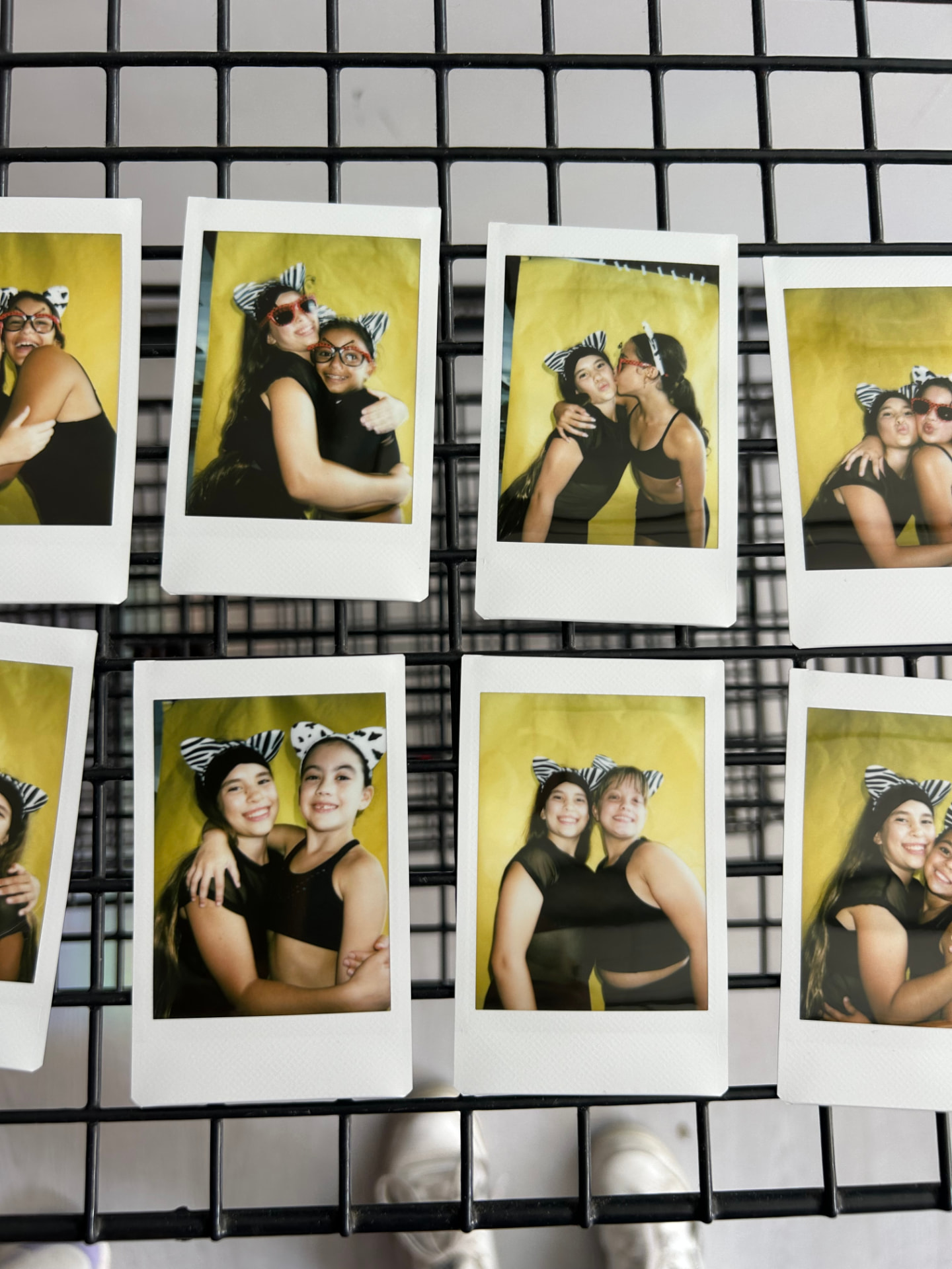 Fotos instantáneas Instax de las asistentes a The Dance Room